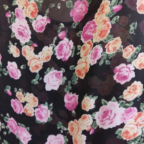 2X Torrid Tank Top Sleeveless Blouse Hi Low Peach Pink Green Black Floral - Picture 4 of 9